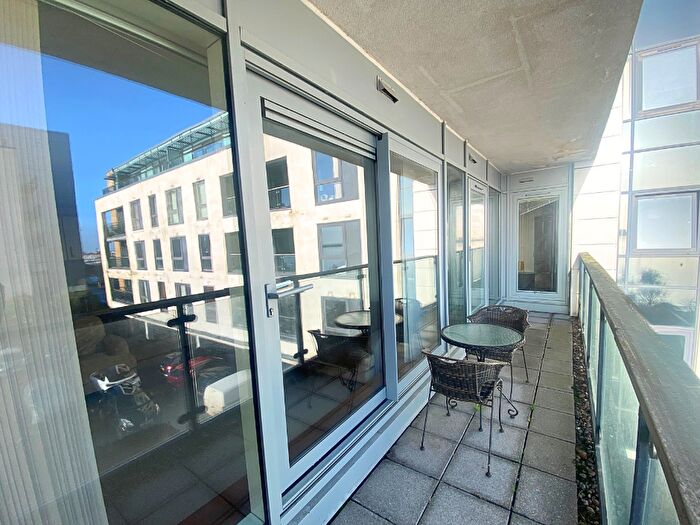 2 Bedroom Apartment To Rent In Ferry Court, Cardiff, CF11