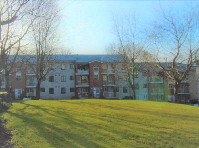 2 Bedroom Apartment To Rent In Regency Court, Whetley Lane, Bradford, BD8