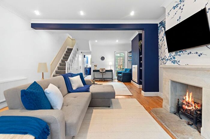 4 Bedroom Property To Rent In Atherton Street, London, SW11