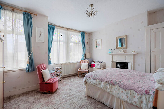 2 Bedroom Terraced House For Sale In Dalmally Road, Croydon, Surrey, CR0