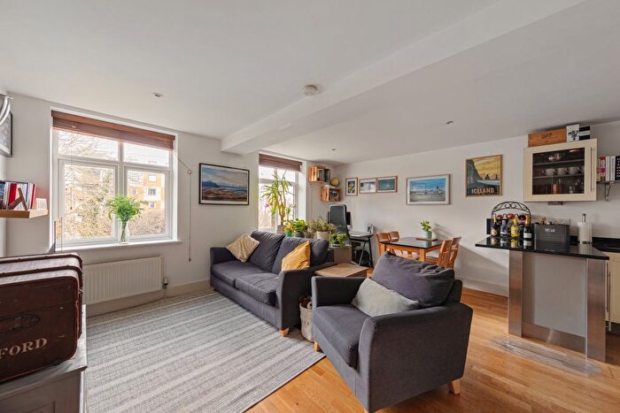 1 Bedroom Flat For Sale In Woodlands Heights, Vanbrugh Hill Blackheath, SE3