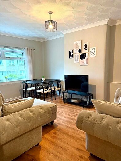 3 Bedroom Flat To Rent In Penneld Road, Glasgow, G52