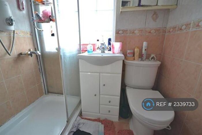5 Bedroom Semi-Detached House To Rent In Kings Road, Harrow, HA2