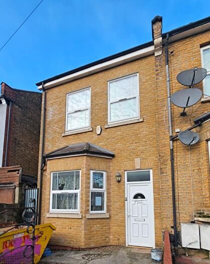 4 Bedroom End Of Terrace House To Rent In Sebert Road, London, E7