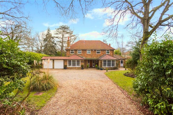 4 Bedroom Detached House For Sale In Brimpton Common, Reading, Berkshire, RG7