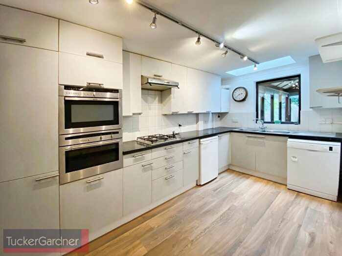 4 Bedroom Town House To Rent In Oxford Road, Cambridge, CB4