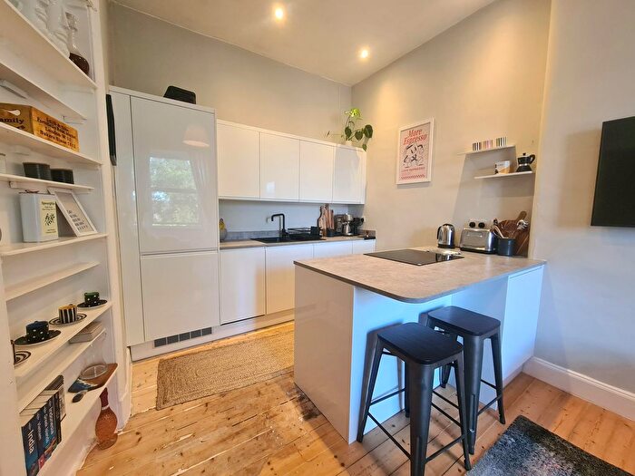 1 Bedroom Flat To Rent In Dalry Road, Edinburgh, EH11