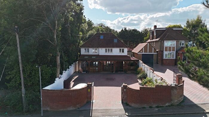 5 Bedroom Detached House For Sale In Calder Close, Tilehurst, RG30
