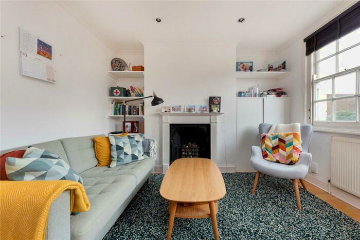2 Bedroom Flat To Rent In Essex Road, Islington, N1