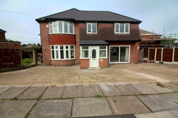 4 Bedroom Detached House To Rent In Hathaway Road, Unsworth, Bury, BL9