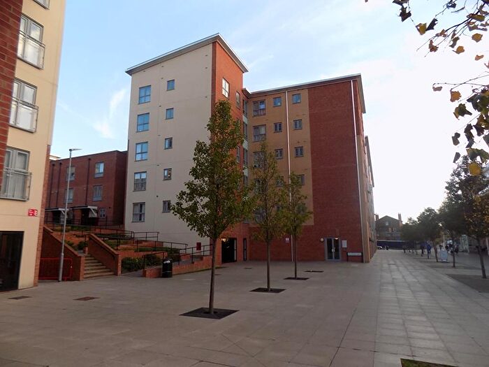 2 Bedroom Flat To Rent In Moulsford Mews, Reading, RG30