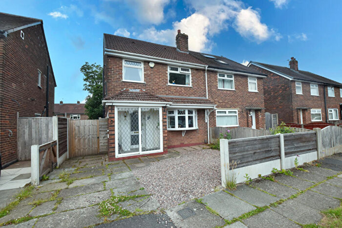 3 Bedroom Semi-Detached House For Sale In Lytham Road, Flixton, M41