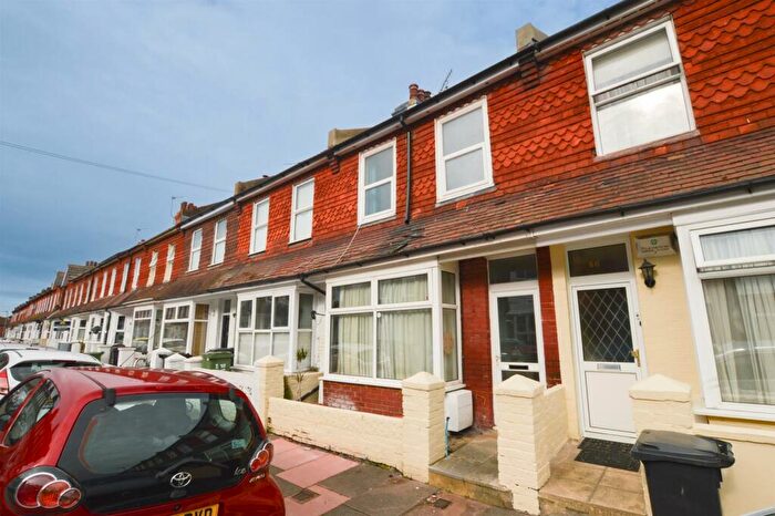 1 Bedroom Flat To Rent In Dursley Road, Eastbourne, BN22