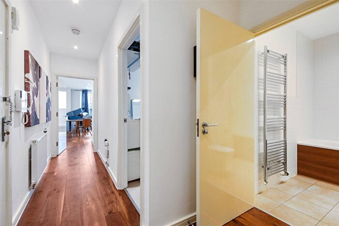 2 Bedroom Flat For Sale In Grahame Park Way, Colindale, NW9