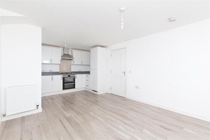 2 Bedroom Flat To Rent In Little Street, Edinburgh, EH30