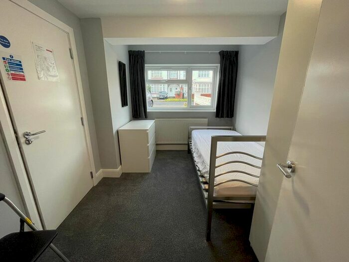 1 Bedroom Property To Rent In Harrowdene Road, North Wembley, HA0