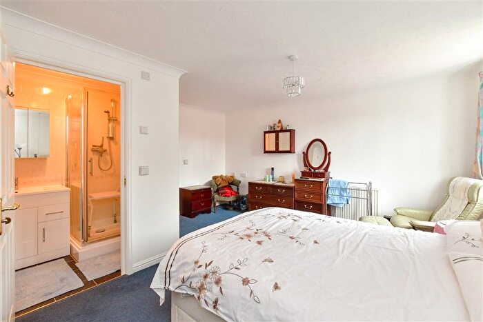 2 Bedroom Flat For Sale In Mill Road, Worthing, West Sussex, BN11