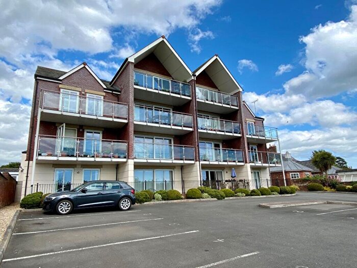 2 Bedroom Flat To Rent In St Davids Hill, St Davids, Exeter, EX4
