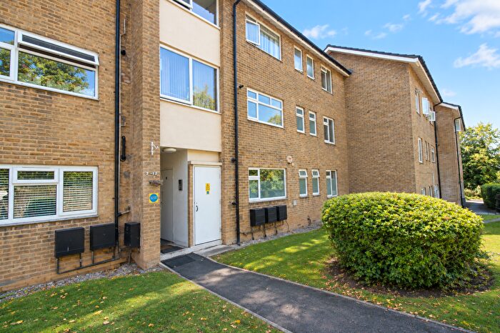 2 Bedroom Apartment To Rent In Baring Road, SE12