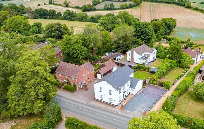 4 Bedroom Detached House For Sale In Common Road, Kensworth, Bedfordshire, LU6
