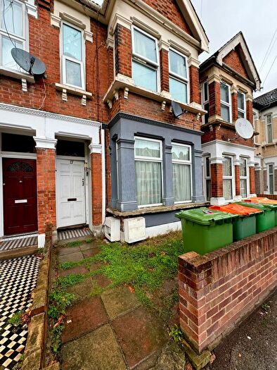 2 Bedroom Flat To Rent In Rectory Road, London, E12