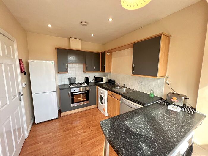4 Bedroom Town House To Rent In Waverton Road, Manchester, M14