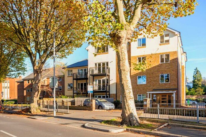 1 Bedroom Apartment To Rent In Nevis Court, Maple Road, KT6