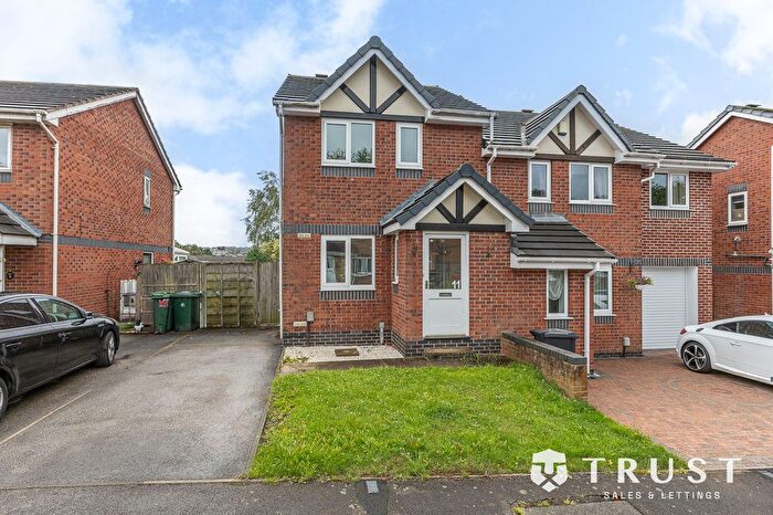 2 Bedroom Semi-Detached House For Sale In Stonedene Court, Heckmondwike, WF16