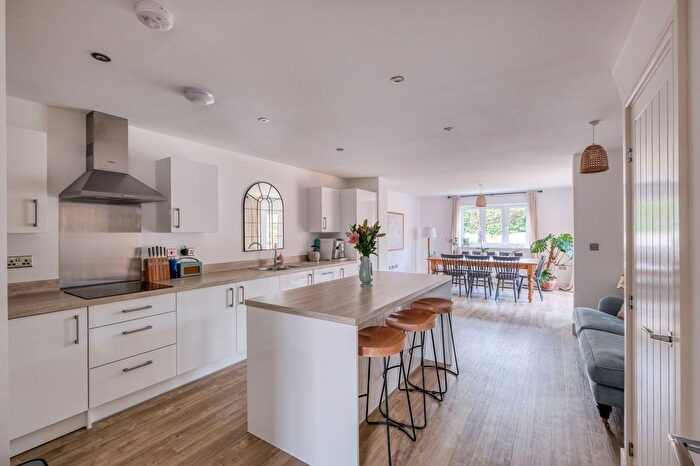 3 Bedroom Detached House For Sale In Banks Close, Hallow, WR2