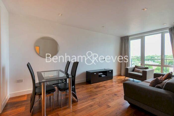 2 Bedroom Flat To Rent In Longfield Avenue, Ealing, W5