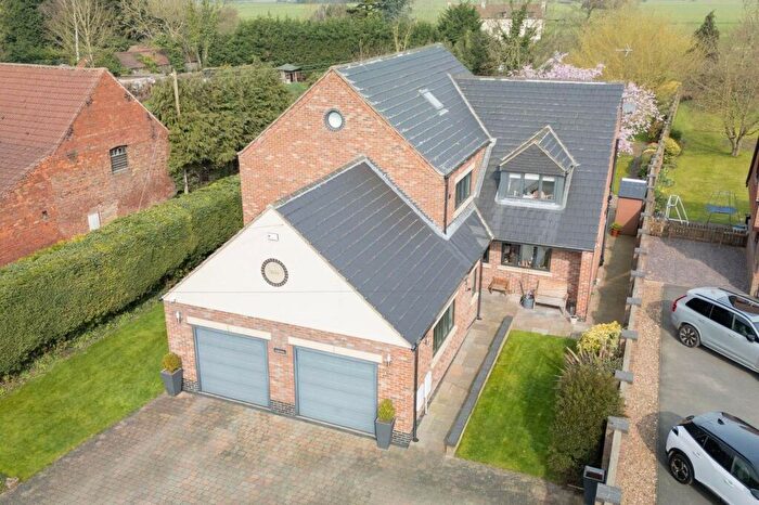 5 Bedroom Detached House For Sale In Hayesdale, Barmby-On-The-Marsh, DN14