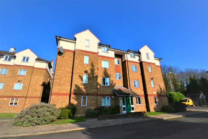 2 Bedroom Flat To Rent In Beacon Gate, London, SE14