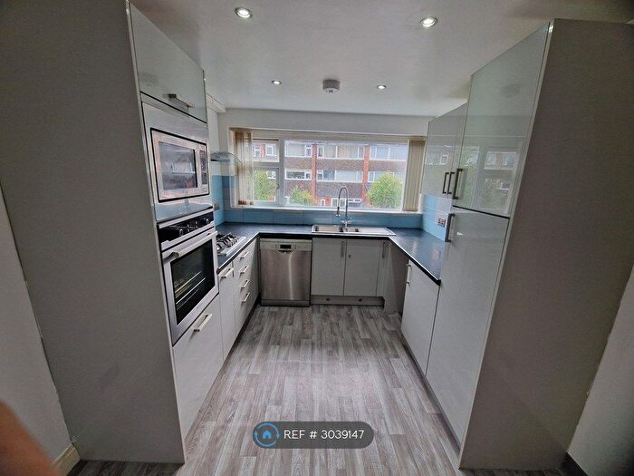 4 Bedroom Terraced House To Rent In Baslow Drive, Cheadle, SK8