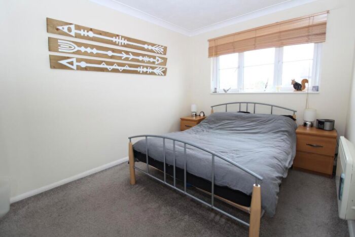 2 Bedroom Apartment To Rent In Clover Way, Wallington, SM6