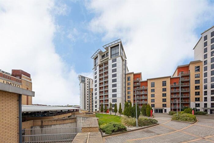 2 Bedroom Flat To Rent In Baltic Quay, Mill Road, Gateshead, NE8