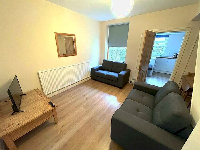 3 Bedroom Private Hall To Rent In Beech Street, Lancaster, LA1
