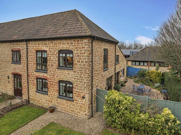 3 Bedroom End Of Terrace House For Sale In New Cross, South Petherton, Somerset, TA13