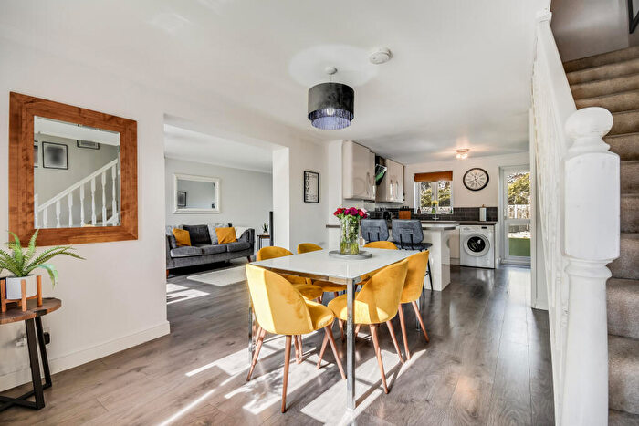 3 Bedroom End Of Terrace House For Sale In Rubens Gate, Springfield, Chelmsford, CM1