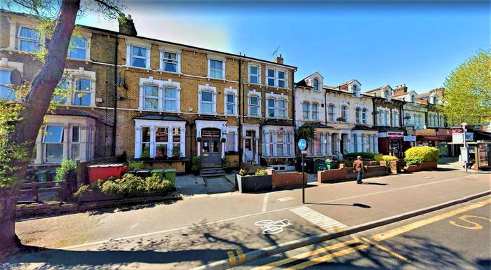 1 Bedroom Flat To Rent In First Floor Flat, Hoe Street, Walthamstow, E17