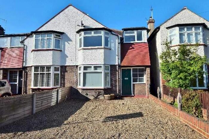 3 Bedroom Property To Rent In Westbrook Avenue, Hampton, TW12