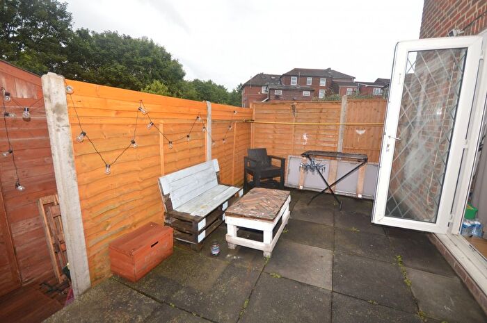 1 Bedroom Flat To Rent In |Ref. |, Adelaide Road, Southampton, SO17