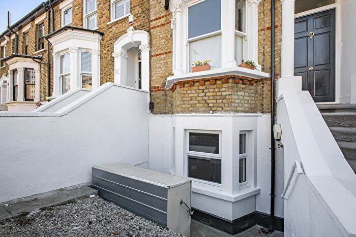 2 Bedroom Flat To Rent In London, SE15