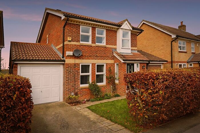 3 Bedroom Detached House For Sale In Gosling Grove, Downley, High Wycombe, HP13