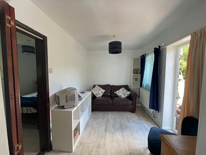 1 Bedroom Flat To Rent In Herne Road, Huntingdon, PE26