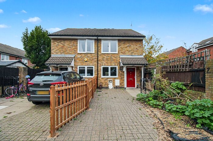 2 Bedroom Semi Detached House For Sale In Omnibus Way, London, E17