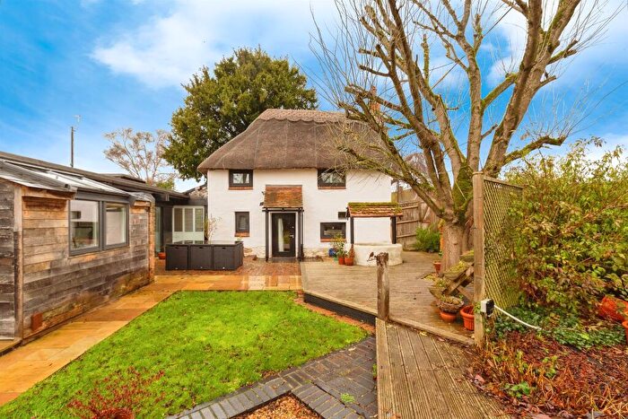 2 Bedroom Detached House For Sale In Bishopstone Road, Stone, Aylesbury, HP17