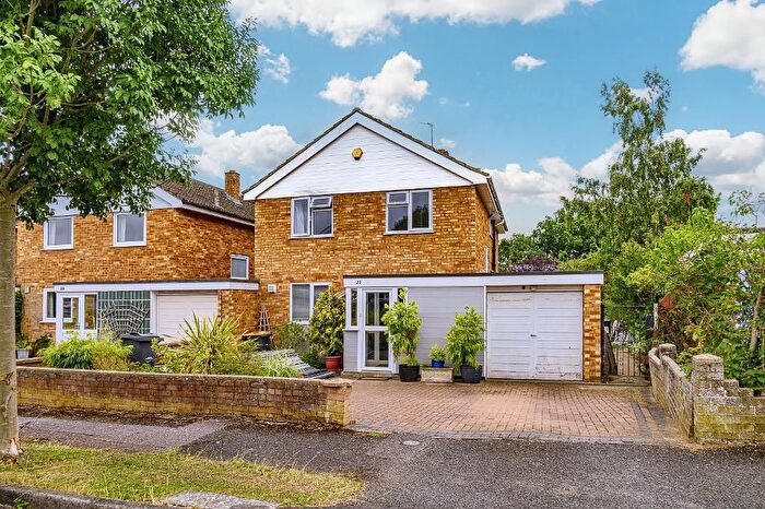 4 Bedroom Detached House For Sale In Dart Road, Bedford, MK41