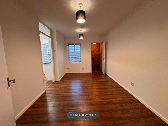 2 Bedroom Maisonette To Rent In Cromwell Court, Kempston, Bedford, MK42