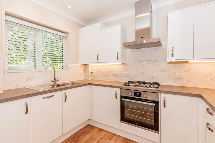 2 Bedroom Apartment To Rent In Long Ford Close, Grandpont, OX1