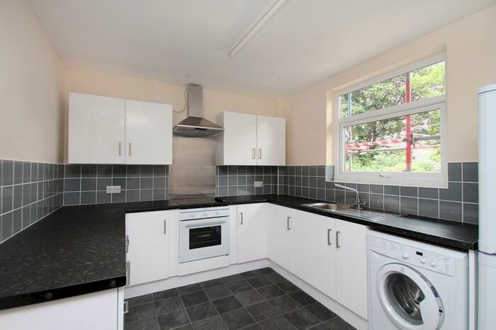 2 Bedroom House To Rent In Norwood Avenue, Sheffield, S5